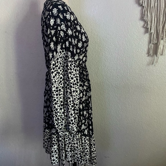 Blue Pepper Bishop Sleeve Floral Black & White Mini Flowy Dress - Picture 7 of 8